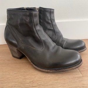 n.d.c Made by Hand Distressed Leather Black Sunday Heel Zip